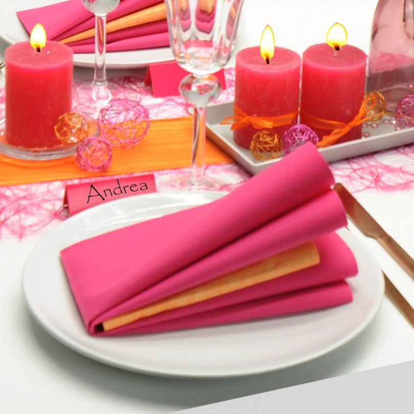 Sommerliche Tischdekoration in Orange und Pink