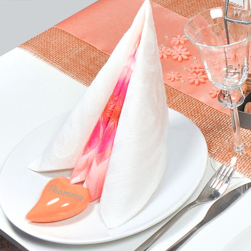 Tischdeko in Apricot kombiniert mit Jute rustikaler