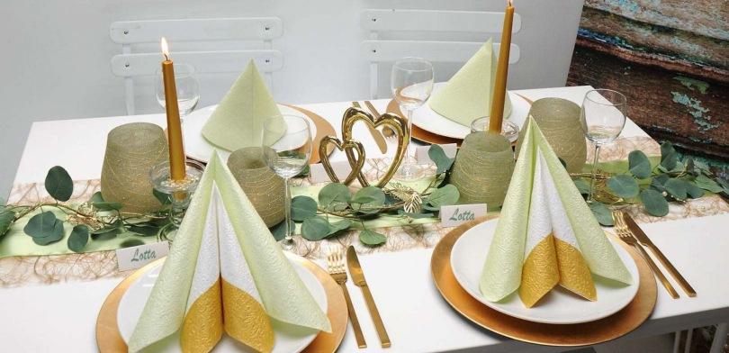 Tischdekoration-Hochzeit-in-Hellgruen-und-Gold - Ausgefallene Hochzeitsdeko Ideen